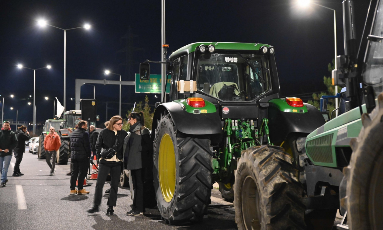 Μπλόκα αγροτών: Οι αγρότες έκλεισαν την Περιμετρική της Πάτρας