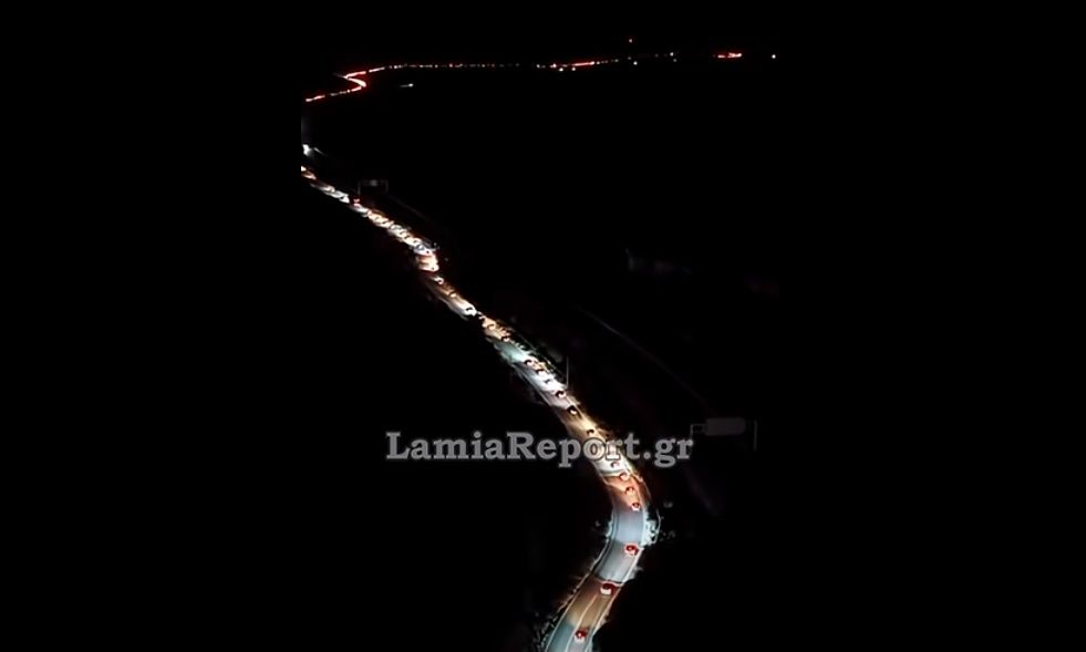 Ουρές χιλιομέτρων σε παραδρόμους της Βοιωτίας: Μεγάλη ταλαιπωρία για τους ταξιδιώτες – Δείτε βίντεο
