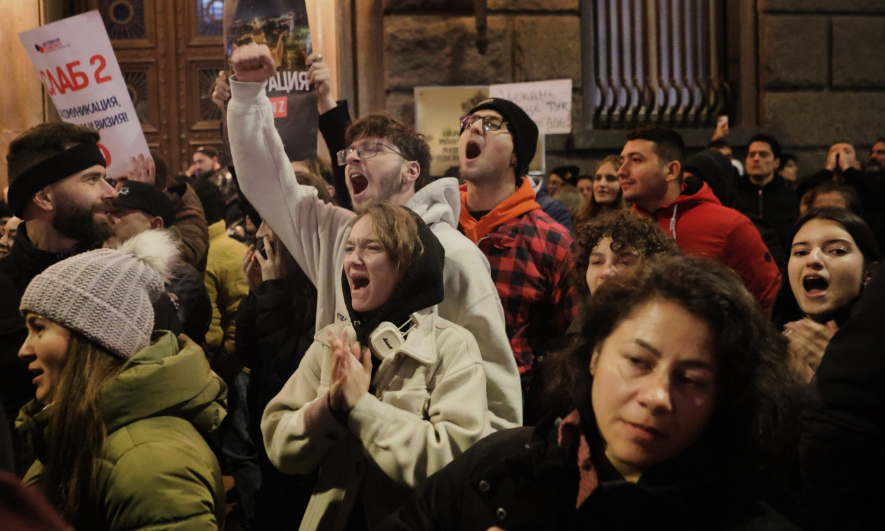 Η Βουλγαρία υιοθετεί το ευρώ μπαίνει στην ευρωζώνη, αλλά οι Βούλγαροι είναι διχασμένοι
