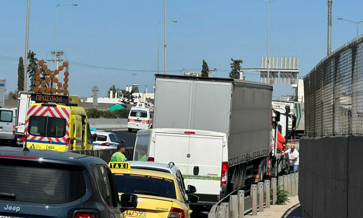 Κίνηση Τώρα: Μποτιλιάρισμα στην Αττική Οδό μετά από τροχαίο – Καθυστερήσεις και στον Κηφισό