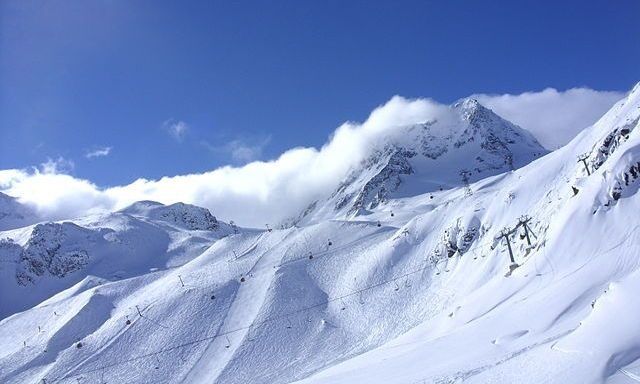 Ισπανία: Τρεις σκιερ νεκροί από χιονοστιβάδα στα Πυρηναία – Διασώθηκε μια τραυματίας