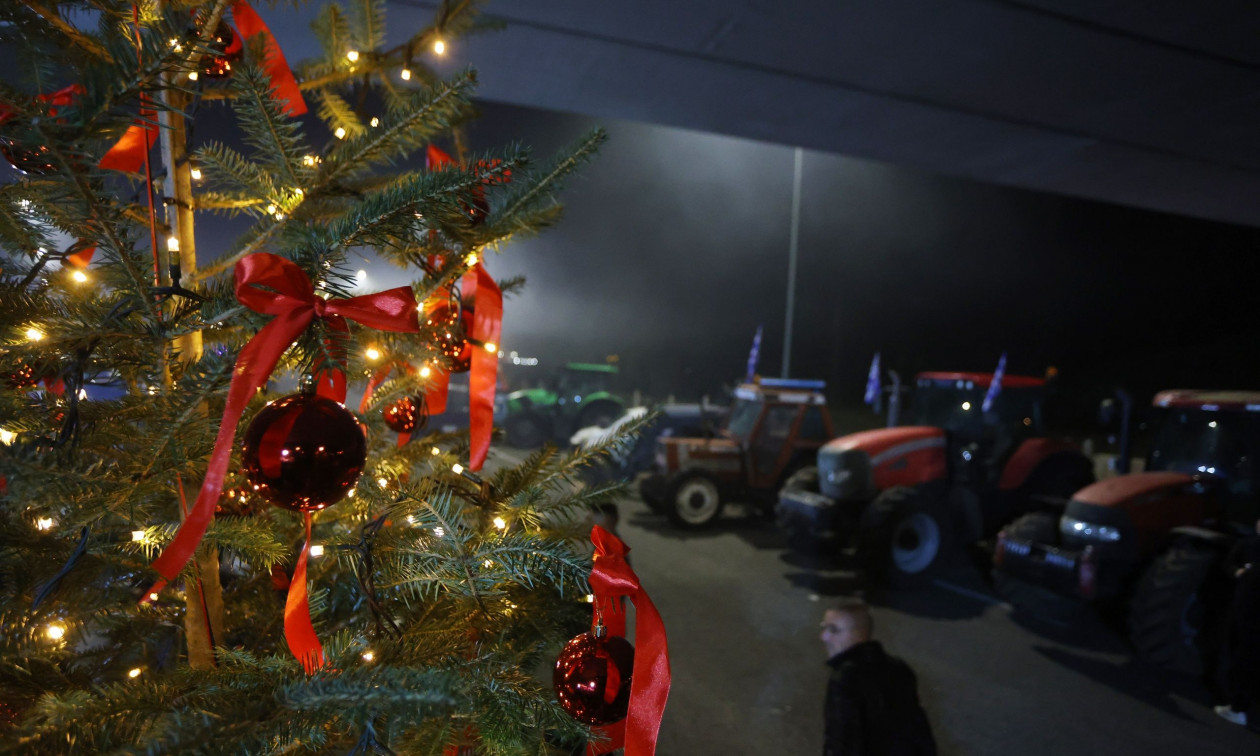 Μπλόκα αγροτών: Άνοιξε ο κόμβος του Πύργου – Κλειστή η Περιμετρική της Πάτρας