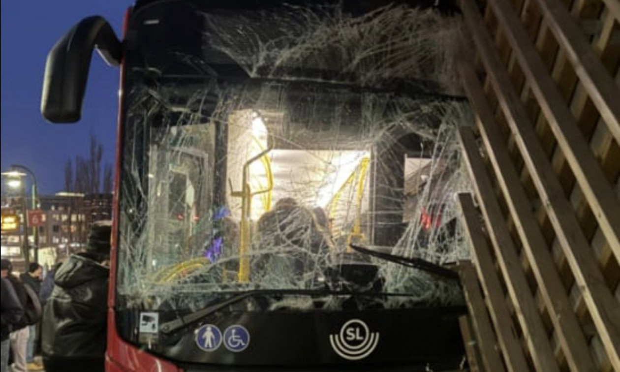 Σουηδία: Σοβαρό τροχαίο με λεωφορείο στη Στοκχόλμη – Τουλάχιστον 10 τραυματίες