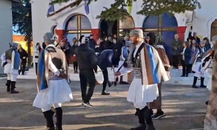 Κοζάνη: Οι Μωμόγεροι κάνουν… το πιο ξεχωριστό ποδαρικό για το 2026 – Δείτε βίντεο