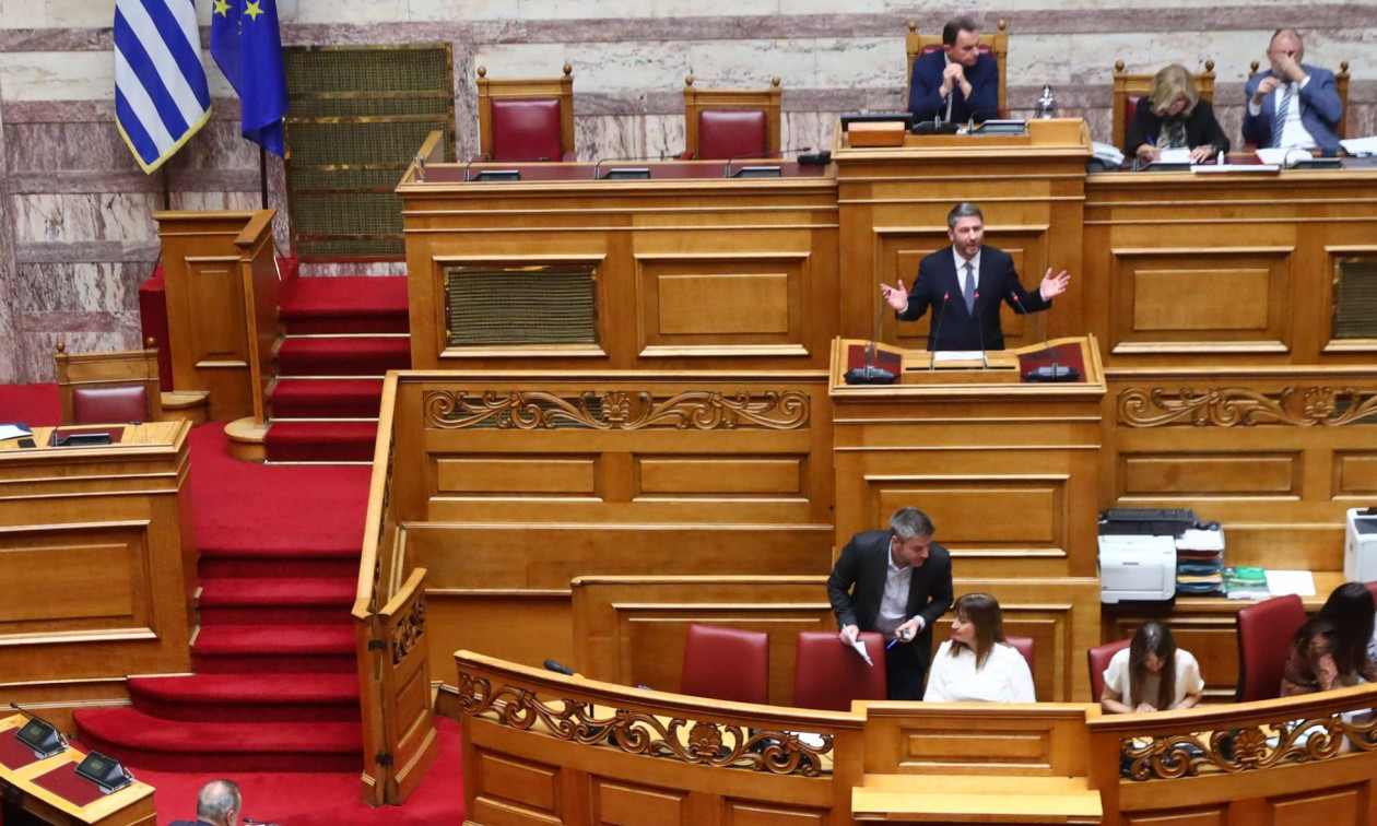 Οργή ΠΑΣΟΚ για την πρόταση Κακλαμάνη περί απλής πλειοψηφίας για τις ηγεσίες Ανεξάρτητων Αρχών