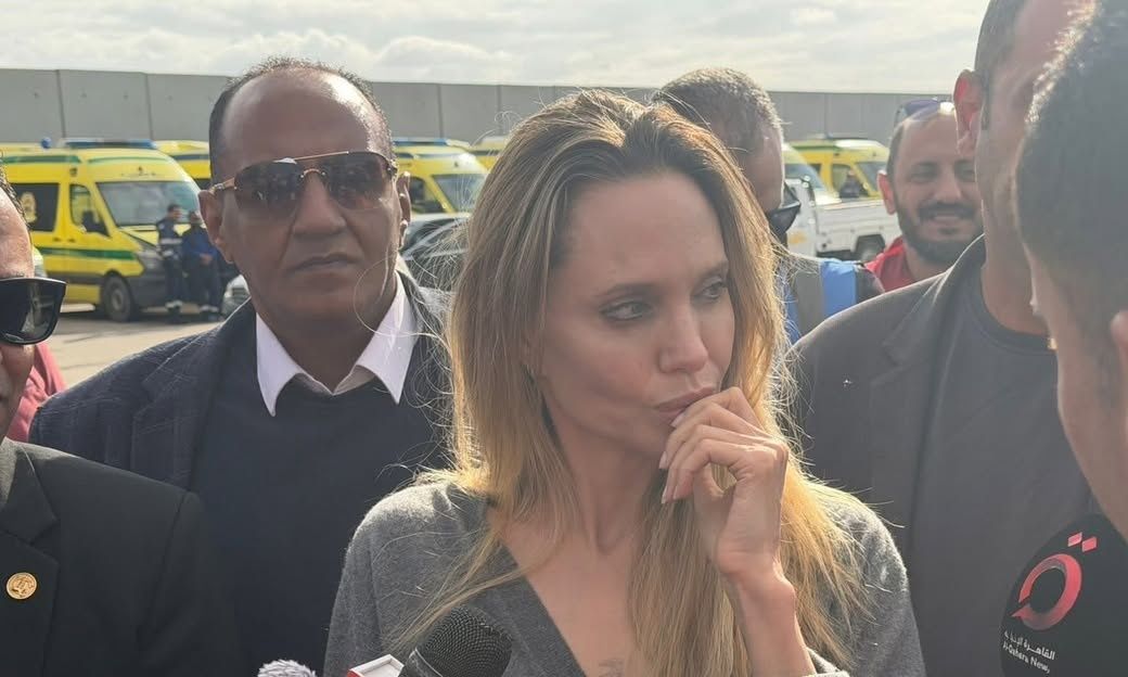 Η Αντζελίνα Τζολί στο πλευρό των Παλαιστίνιων: Επισκέφθηκε τα σύνορα της Γάζας – Βίντεο