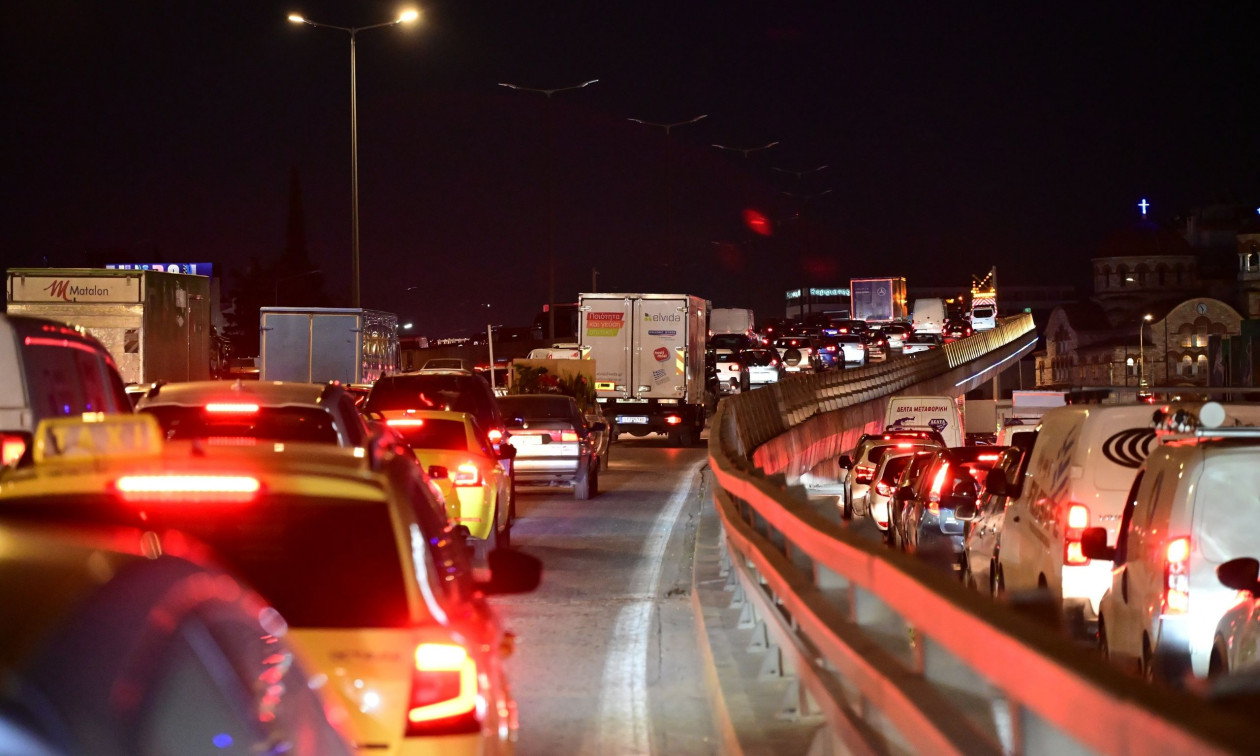 Κίνηση τώρα: Τροχαίο με τέσσερα οχήματα στον Κηφισό – Καθυστερήσεις στο ρεύμα προς Πειραιά