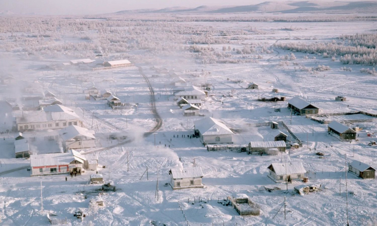 Οϊμιάκον: Αυτό είναι το πιο παγωμένο χωριό της Γης – Ο υδράργυρος φτάνει μέχρι τους –72℃