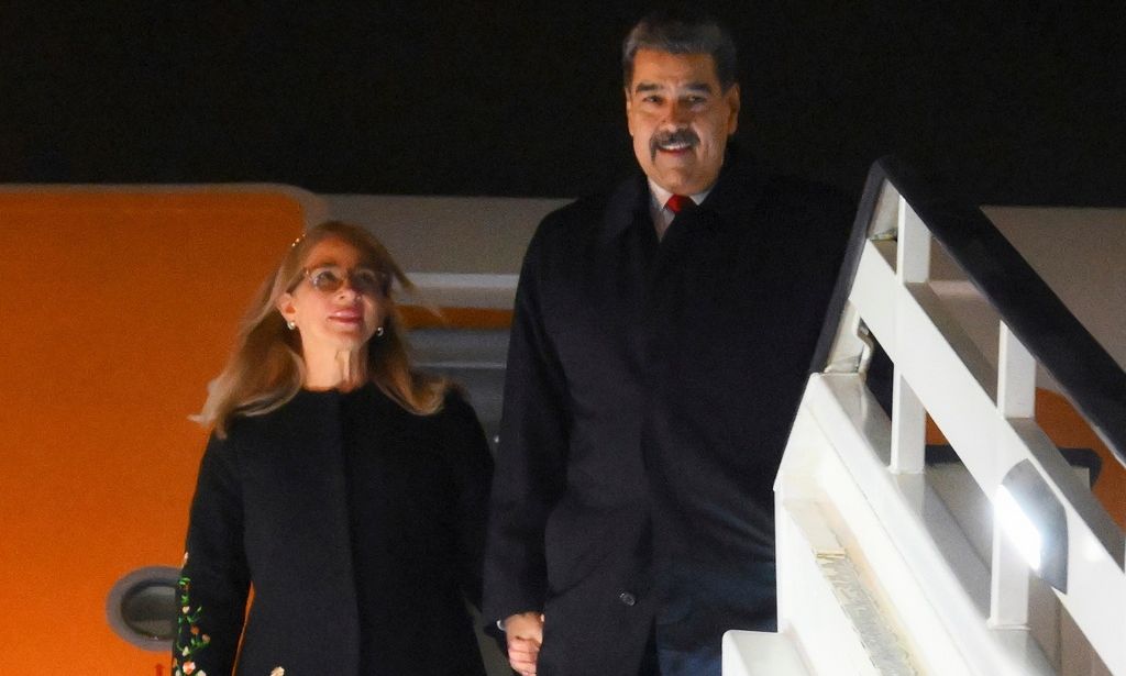 Ο Νικολάς Μαδούρο συνελήφθη ενώ κοιμόταν – Τον έσυραν με τη σύζυγό από το κρεβάτι