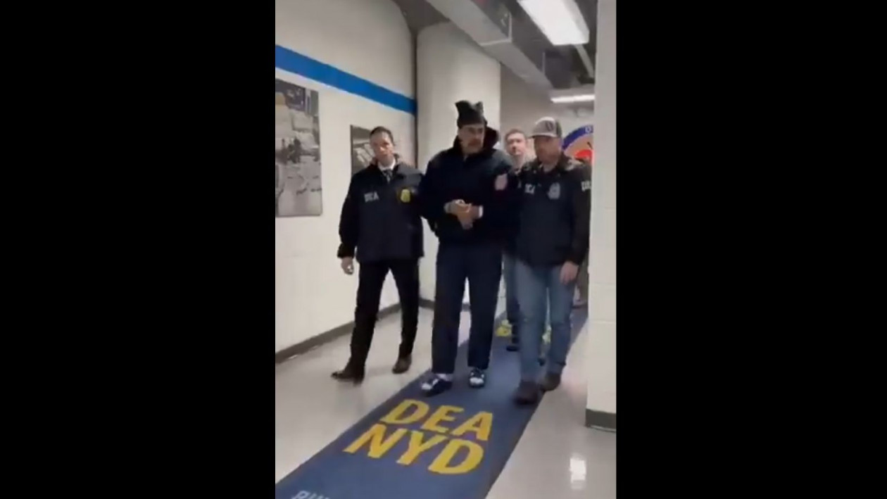 ΗΠΑ: Στα γραφεία της «Δίωξης Ναρκωτικών» ο Μαδούρο – Του πήραν αποτυπώματα