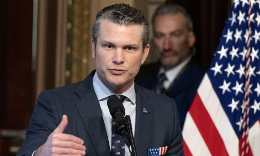 Χέγκσεθ: Δεν συγκρίνεται με το Ιράκ η επιχείρηση σύλληψης Μαδούρο