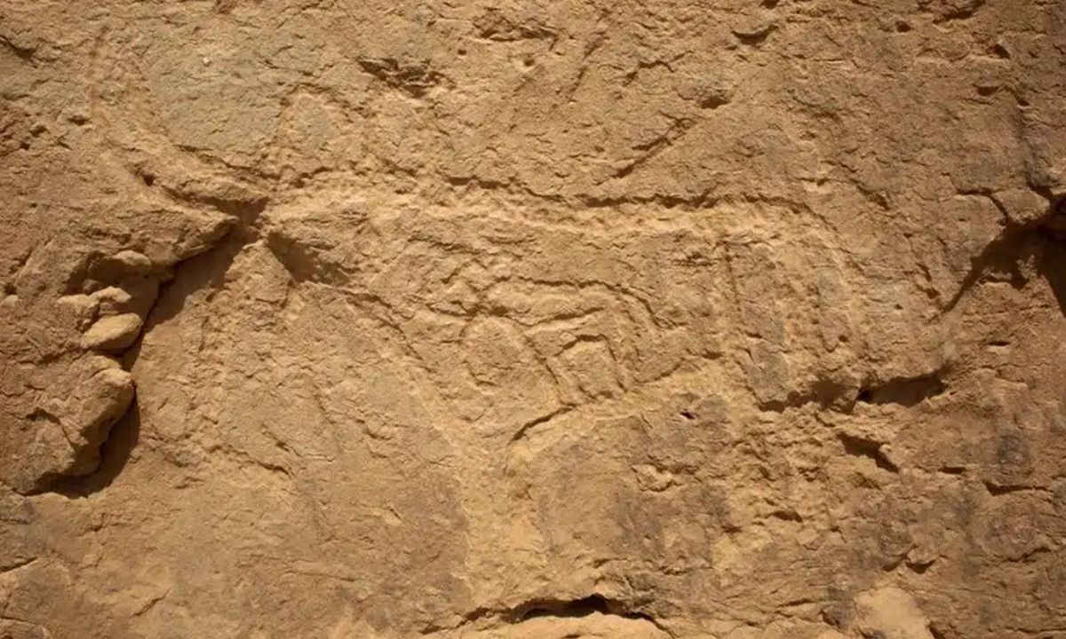 Τεράστια ιερογλυφικά στην Αίγυπτο ενδέχεται να αποτελούν το πρώτο κοσμικό μήνυμα της Ιστορίας