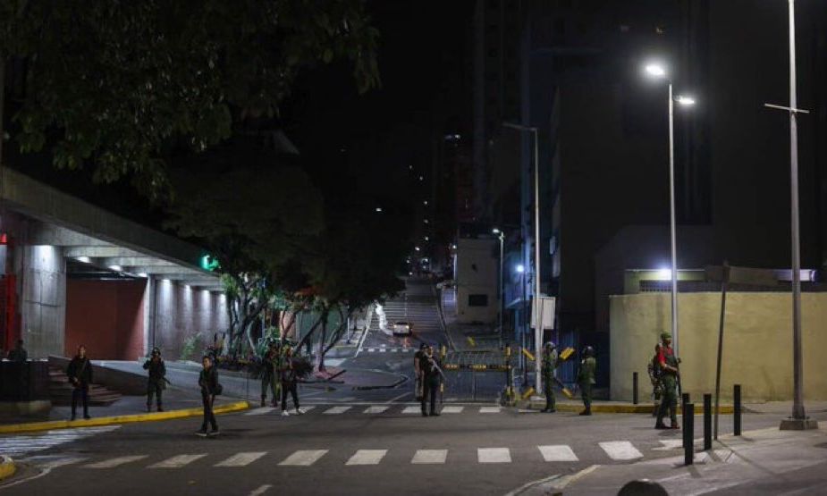 Βενεζουέλα: Πυρά κοντά στο προεδρικό μέγαρο – Γρήγορα τέθηκε υπό έλεγχο η κατάσταση