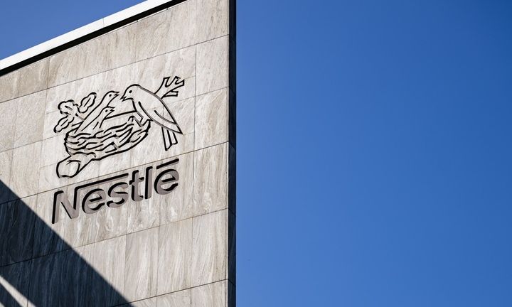 Η Nestlé ανακαλεί παρτίδες βρεφικού γάλακτος στην Ευρώπη λόγω ενδεχόμενης επιμόλυνσης με τοξίνη