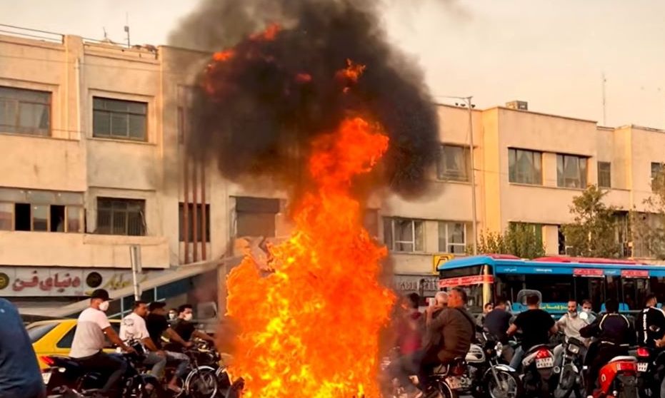Το Ιράν στις φλόγες: Τουλάχιστον 36 νεκροί διαδηλωτές και πάνω από 2.000 συλλήψεις