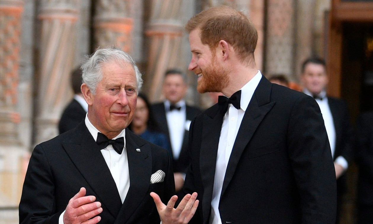 Το ξέσπασμα του βασιλιά Καρόλου στον πρίγκιπα Χάρι: «Δεν είμαι τράπεζα» – Νέες αποκαλύψεις