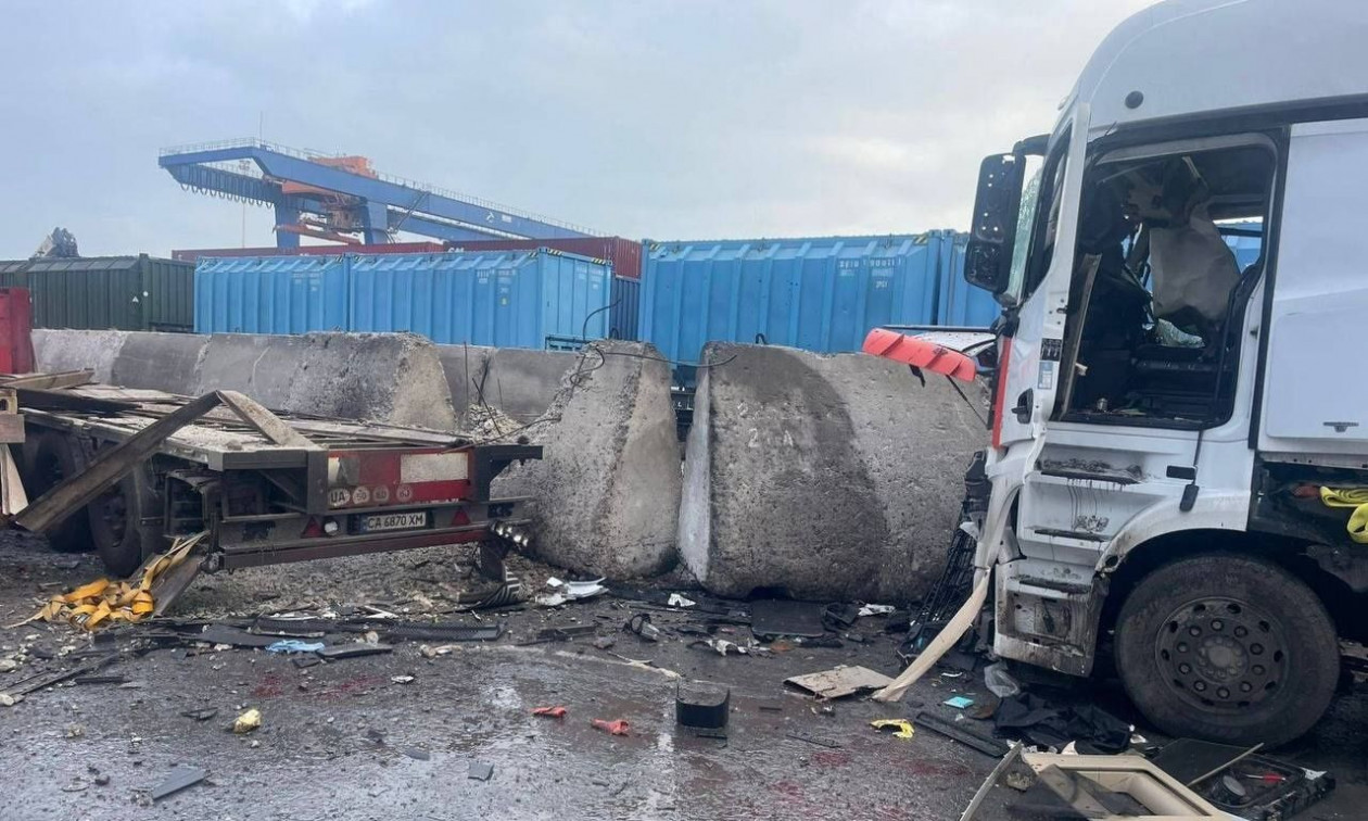 Ουκρανία: Ένας νεκρός και πέντε τραυματίες από ρωσική επίθεση σε λιμάνια της Οδησσού – Βίντεο