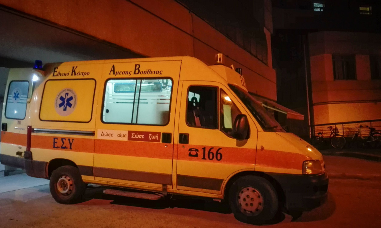 Τροχαίο ατύχημα με ανατροπή αυτοκινήτου στη Μιχαλακοπούλου – Χρειάστηκε απεγκλωβισμός του οδηγού