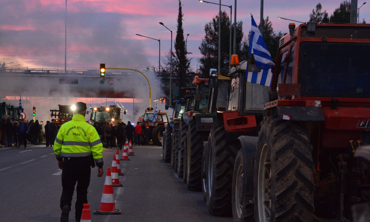 «Ο πρωθυπουργός θα δεχθεί αντιπροσωπεία αγροτών μόνο αν εκπροσωπεί το σύνολο»