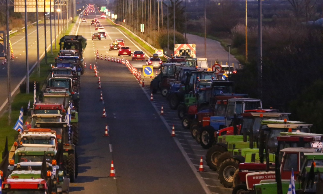 Μπλόκα αγροτών: Κυκλοφοριακές ρυθμίσεις στην εθνική οδό Αθηνών-Θεσσαλονίκης