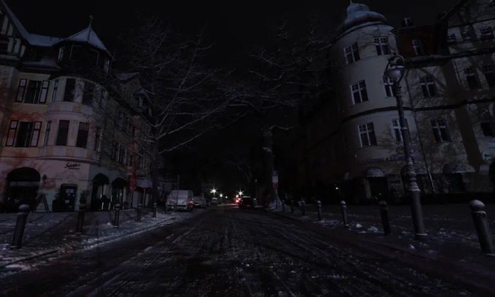 «Πώς είναι δυνατόν;»: Οι Βερολινέζοι απαιτούν απαντήσεις για το σαμποτάζ και το μπλακ άουτ