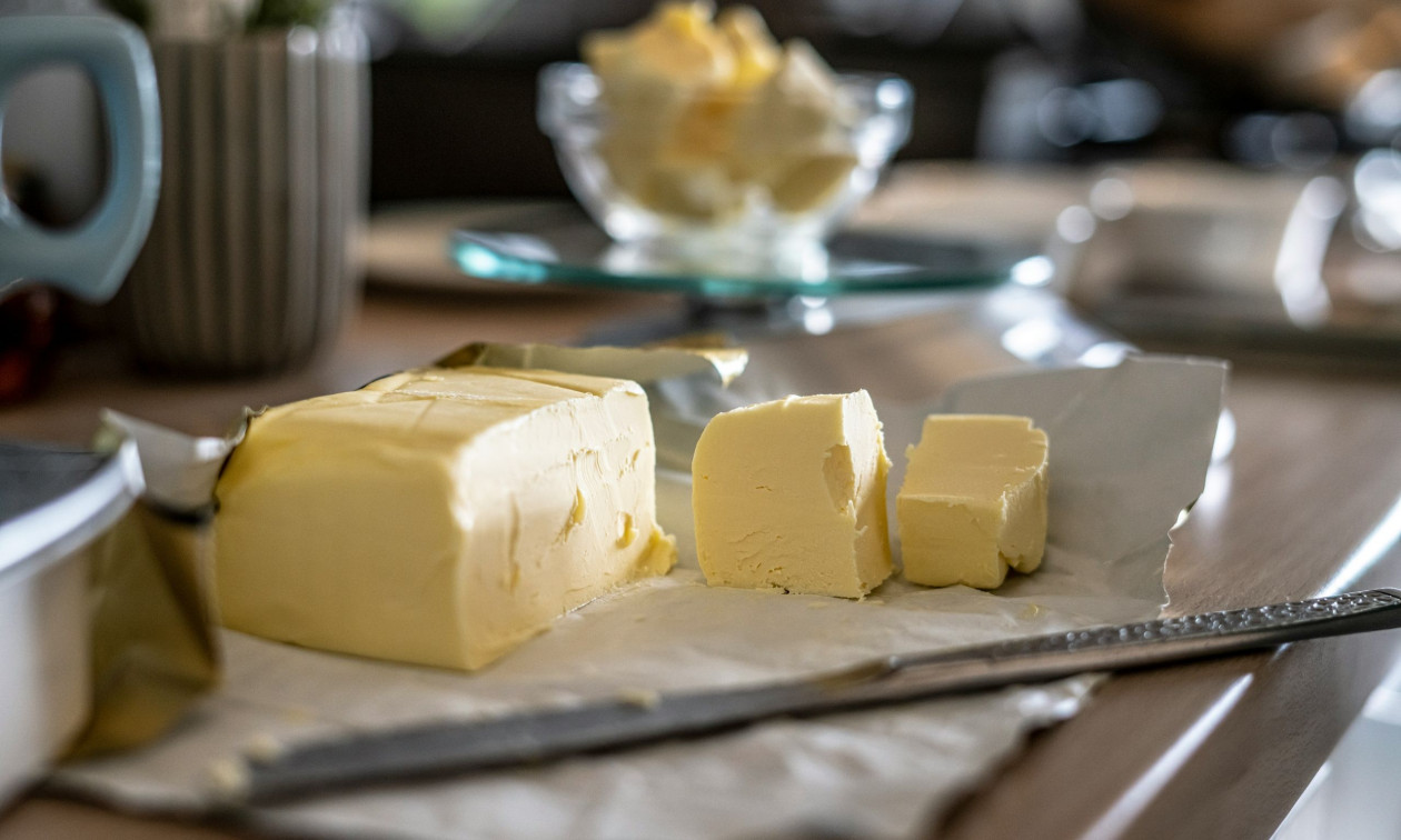 Οι ΗΠΑ ωθούν τους Αμερικανούς να τρώνε περισσότερο βούτυρο – Ειδικός εξηγεί γιατί αυτό είναι λάθος