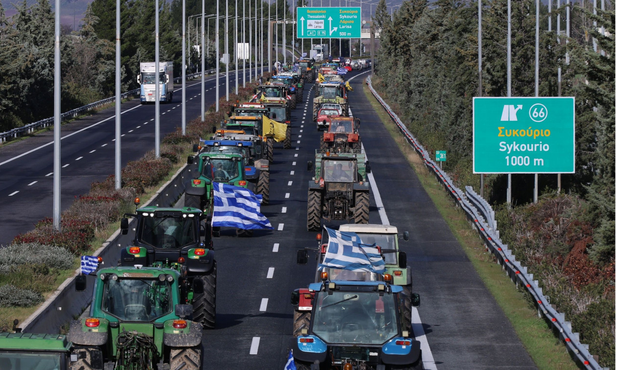 Μπλόκα: Στις σήραγγες των Τεμπών παραμένουν οι αγρότες