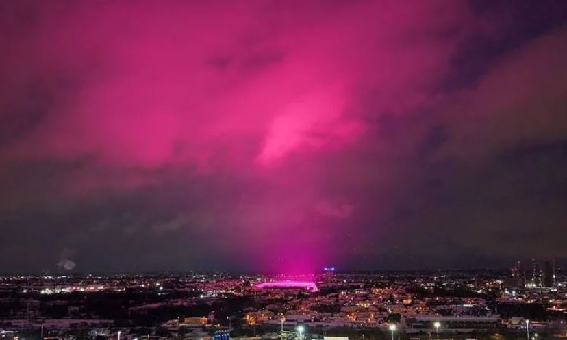 Γιατί βάφτηκε ροζ ο ουρανός στο Μπέρμιγχαμ: Λύθηκε το μυστήριο – Εντυπωσιακές εικόνες