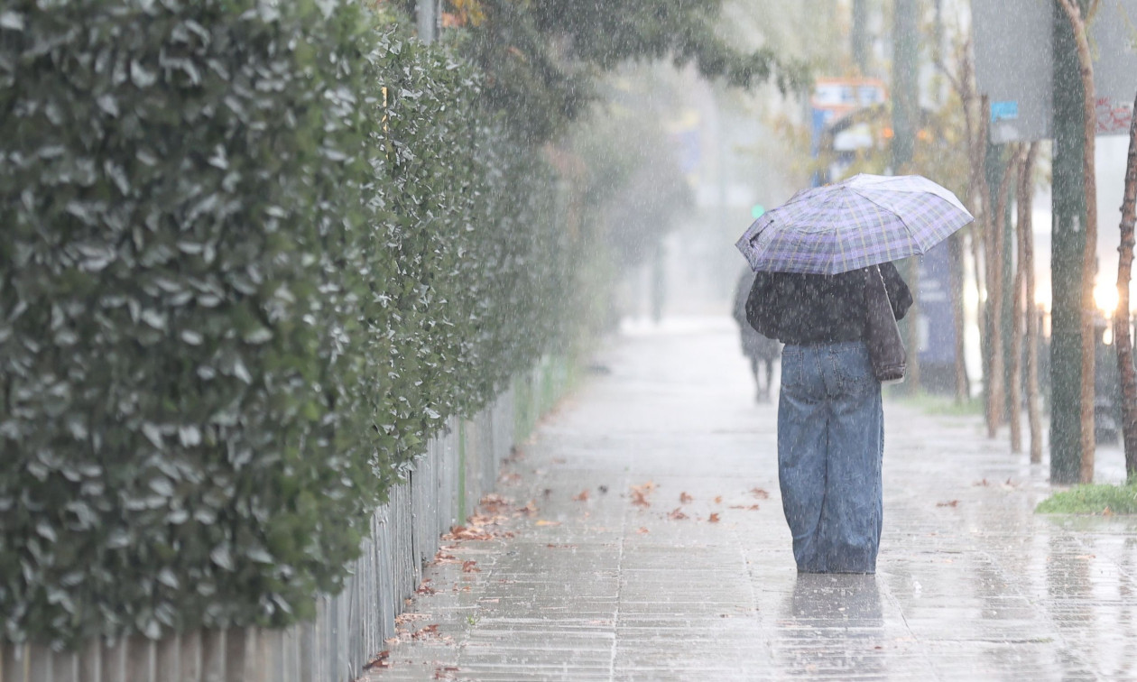 Καιρός: Προ των πυλών η πρώτη ψυχρή εισβολή του 2026 – Πτώση της θερμοκρασίας μέχρι και 12 βαθμούς