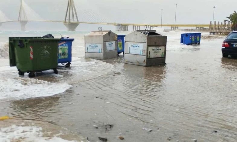 Αχαΐα: Η θάλασσα βγήκε στη στεριά στο Ρίο λόγω των ισχυρών ανέμων – Βίντεο