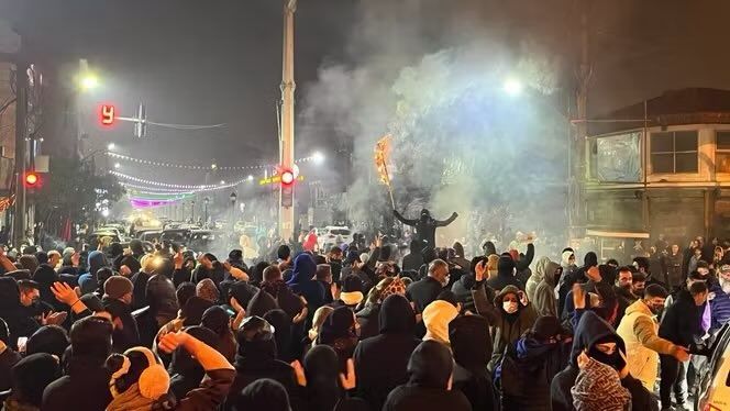 Το Ιράν φλέγεται: Ο στρατός ανέλαβε την καταστολή – Φόβοι για εκατόμβη νεκρών