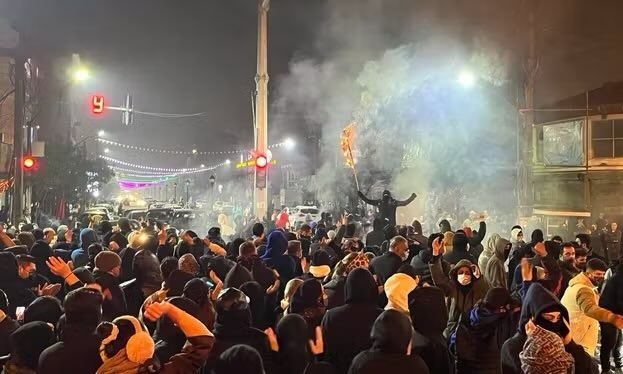 Ιράν – Ίδρυμα Μοχαμάντι: «Μαζικές επιθέσεις με πυροβολισμούς, τουλάχιστον 2.000 νεκροί»