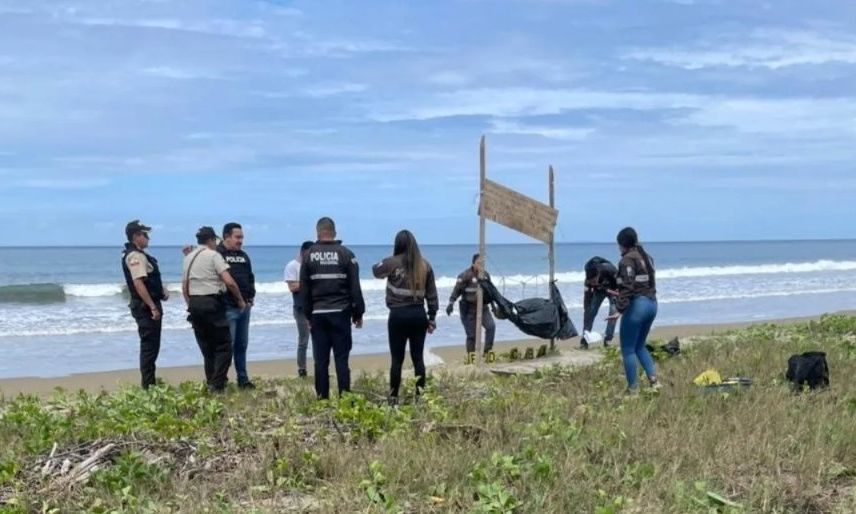 Ισημερινός: Η απόλυτη φρίκη σε τουριστική παραλία – Άγνωστοι κρέμασαν ανθρώπινα κεφάλια