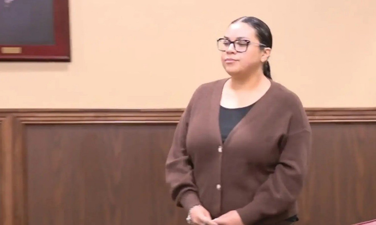 ΗΠΑ: Δασκάλα κατηγορείται ότι βίασε 14χρονο μέσα στο αυτοκίνητό της