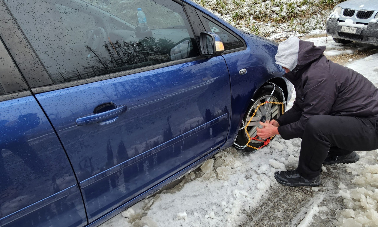 Στα «λευκά» η Κεντρική Μακεδονία: Υποχρεωτικές αλυσίδες σε σημεία του οδικού δικτύου