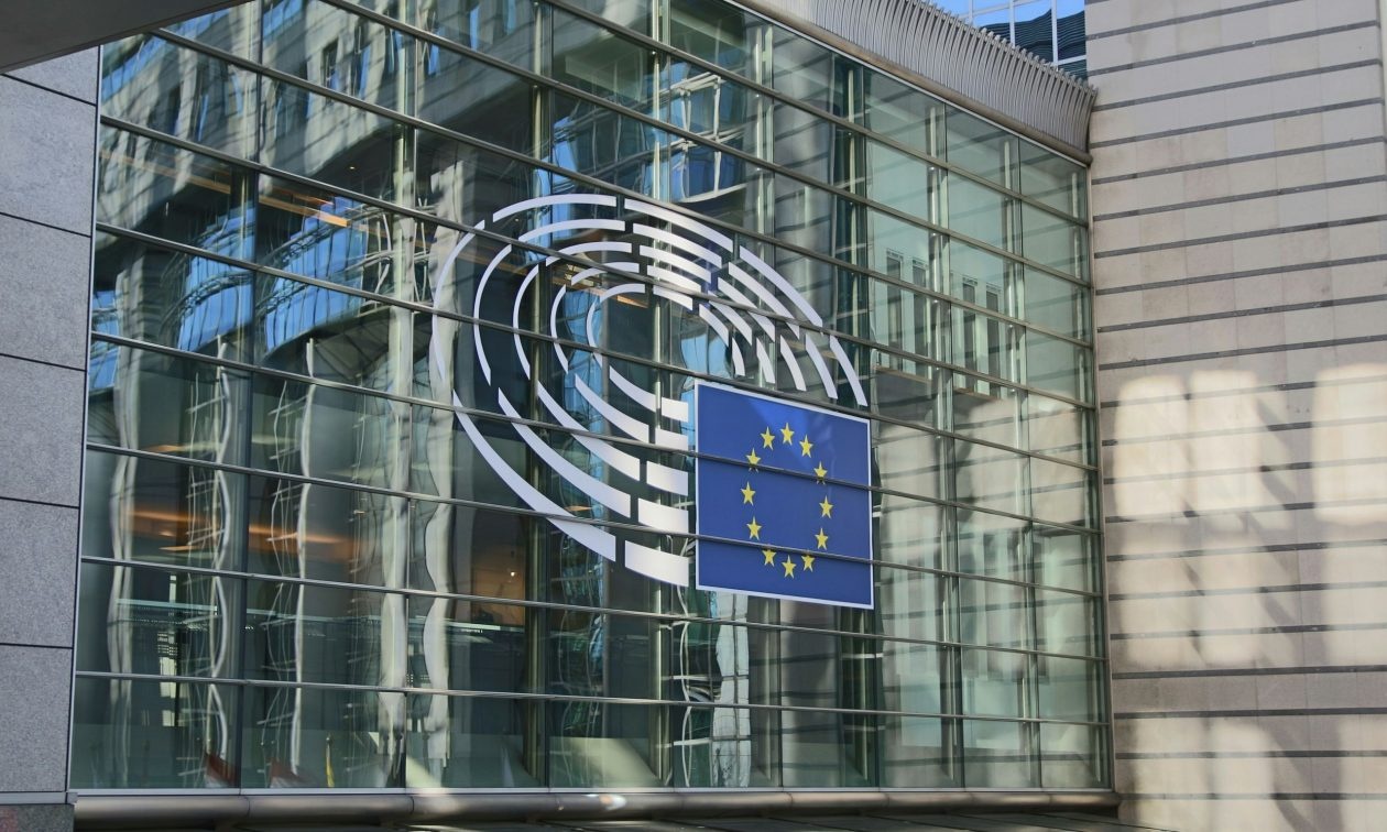 Κομισιόν: Στα σκαριά πενταετές σχέδιο με αυστηρότερους όρους για την μετανάστευση