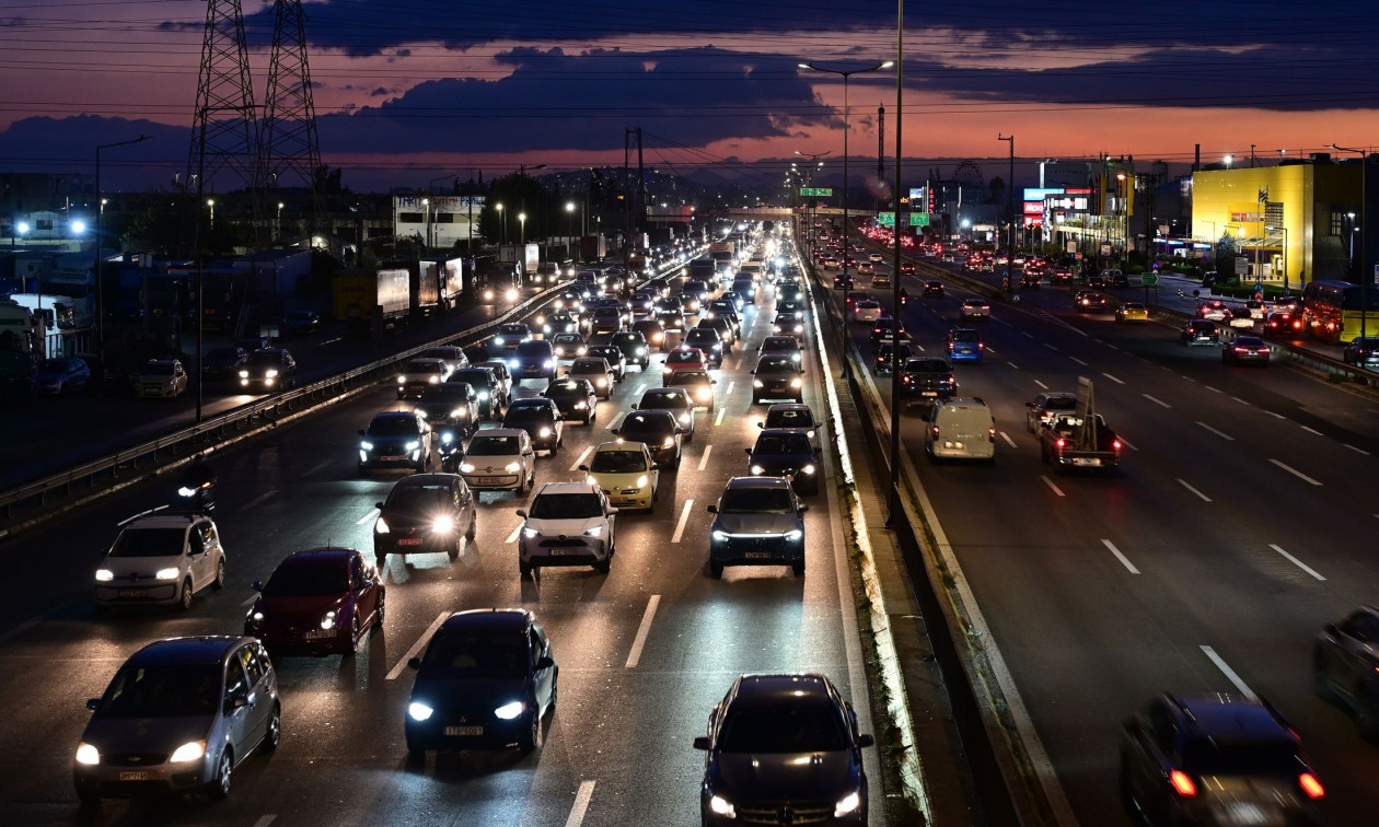 Κίνηση στους δρόμους: Στο «κόκκινο» Κηφισός, Κηφισίας, Μεσογείων και Περιφερειακός Υμηττού