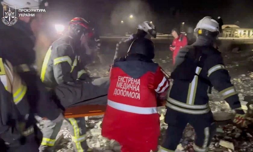 Ουκρανία: Τέσσερις νεκροί από ρωσικούς βομβαρδισμούς στο Χάρκοβο – Βίντεο