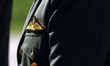 Κρίσεις στις Ένοπλες Δυνάμεις: 372 λιγότεροι Συνταγματάρχες και αντίστοιχοι βαθμοί των άλλων Κλάδων