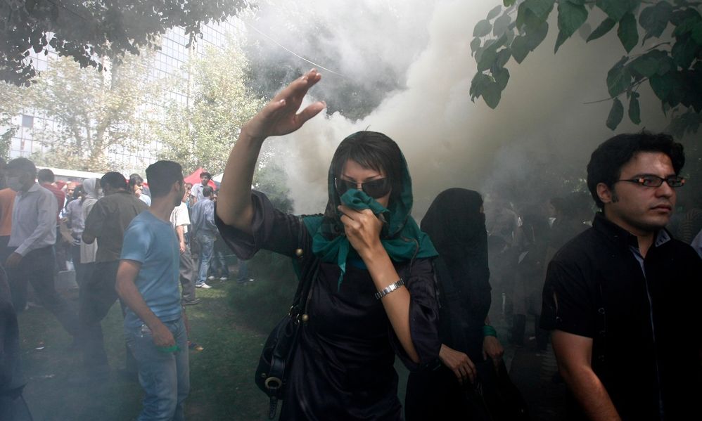 Ιράν: Πυροβολούν σκόπιμα τους διαδηλωτές στα μάτια – Συγκλονιστικές μαρτυρίες από γιατρούς