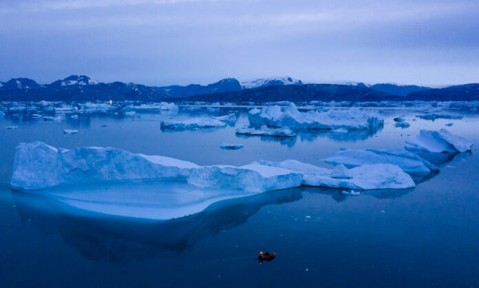 1707884-0c16ca0b-greenland-ice.jpg
