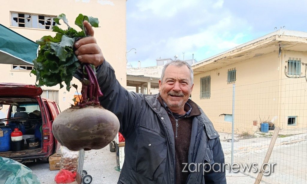 Παντζάρι γίγας πάνω από 2,5 κιλά έβγαλε παραγωγός στα Χανιά