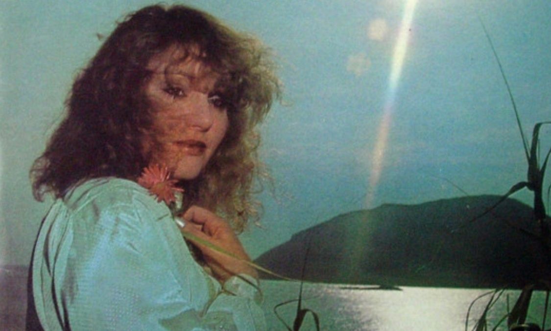 Βάσω Μεσσηνέζη: Η πρώτη που ερμήνευσε Θάνο Μικρούτσικο – Οι επιτυχίες που την καθιέρωσαν