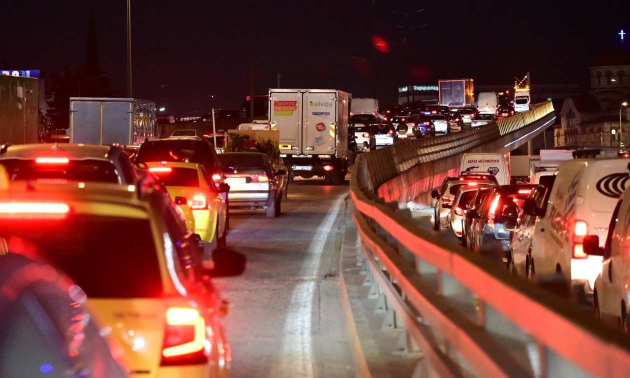 Κίνηση: «Ασφυκτιούν» Κηφισός, Μεσογείων και Κηφισίας – Καθυστερήσεις έως 20′ στην Αττική Οδό