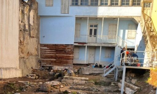 Οικία Κοκοβίκου: Αναδεικνύονται οι αρχαιολογικοί θησαυροί που κρύβονται στην αυλή