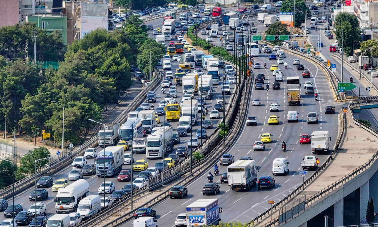 Κίνηση στους δρόμους: Μποτιλιάρισμα στον Κηφισό – Καθυστερήσεις στην Αττική Οδό
