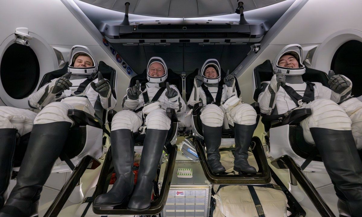 NASA: Επέστρεψαν στη Γη οι τέσσερις αστροναύτες που εγκατέλειψαν τον Διεθνή Διαστημικό Σταθμό