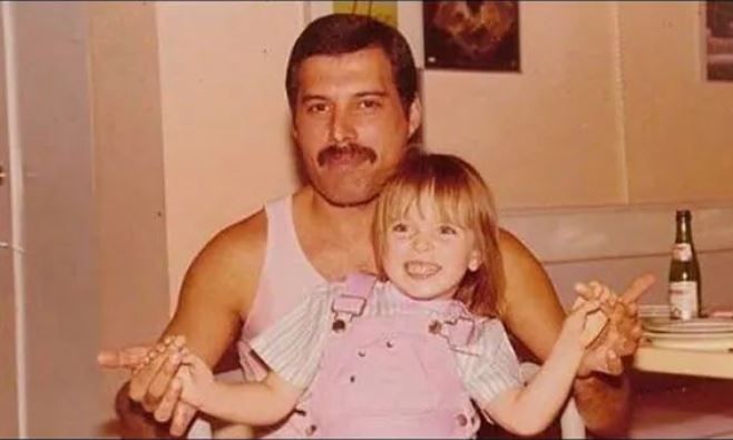 Φρέντι Μέρκιουρι: Πέθανε η κρυφή κόρη του σε ηλικία 48 χρόνων