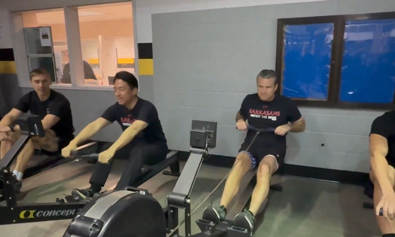 ΗΠΑ: Γυμναστική μαζί με τον υπουργό Άμυνας της Ιαπωνίας έκανε ο Πιτ Χέγκσεθ – Βίντεο