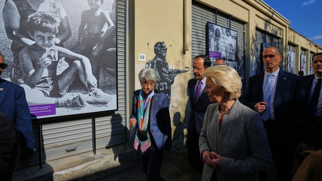 Φον Ντερ Λάιεν και Χριστοδουλίδης στην Πράσινη Γραμμή της Λευκωσίας – Μήνυμα επανένωσης